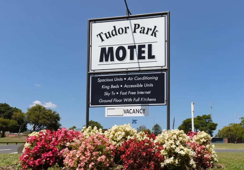 Tudor Park Motel Spacious with kitchens 1 minute walk to restaurant and shopping centre and Gisborne Hospital