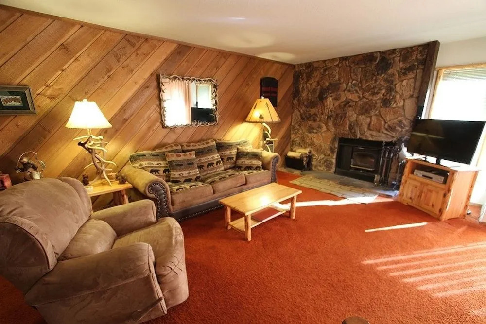 Snowcreek II #253 1 Bedroom Condo by RedAwning