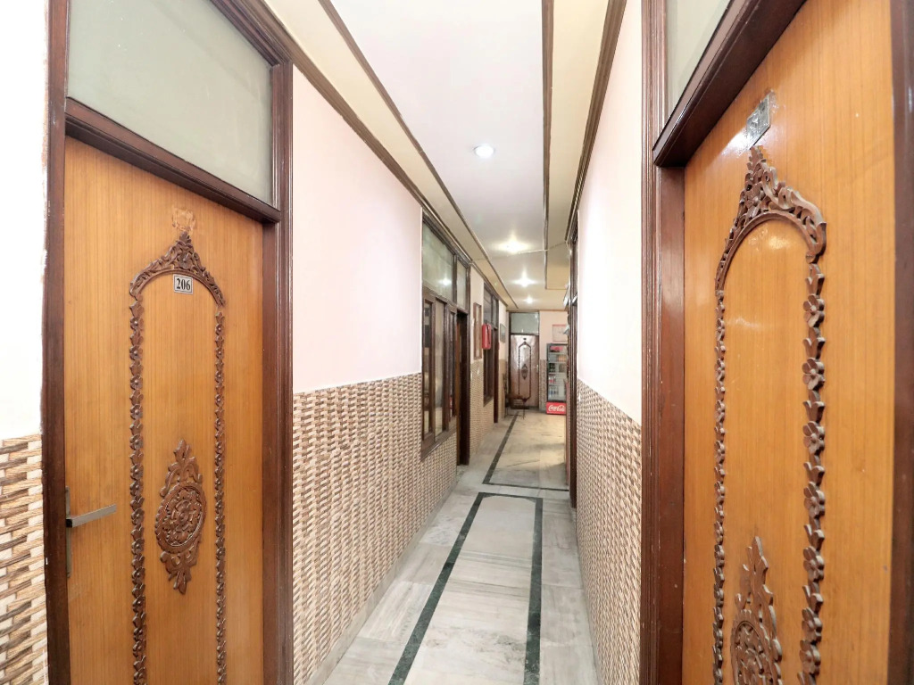 OYO 12898 Hotel Victoria Regency