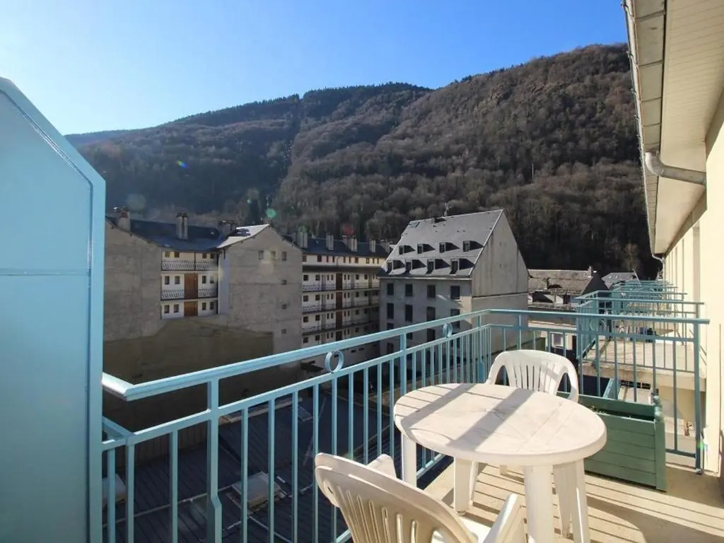 Appartement Bagnères-de-Luchon, 2 pièces, 4 personnes - FR-1-313-195