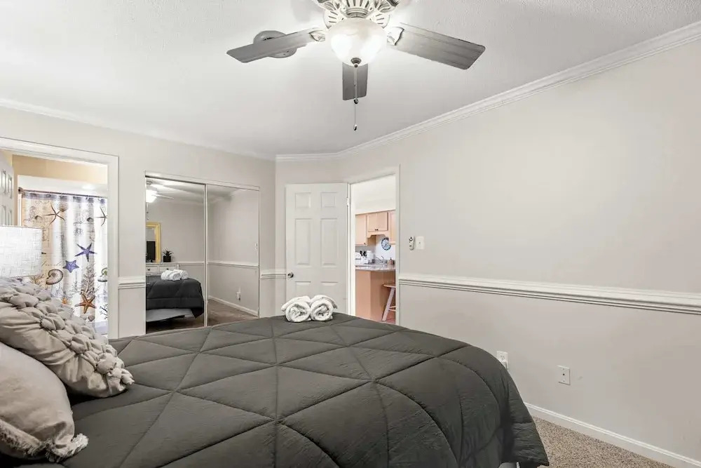 San Remo 108 Ocean-block 2BR Condo, Pool Access, Private Patio & Parking