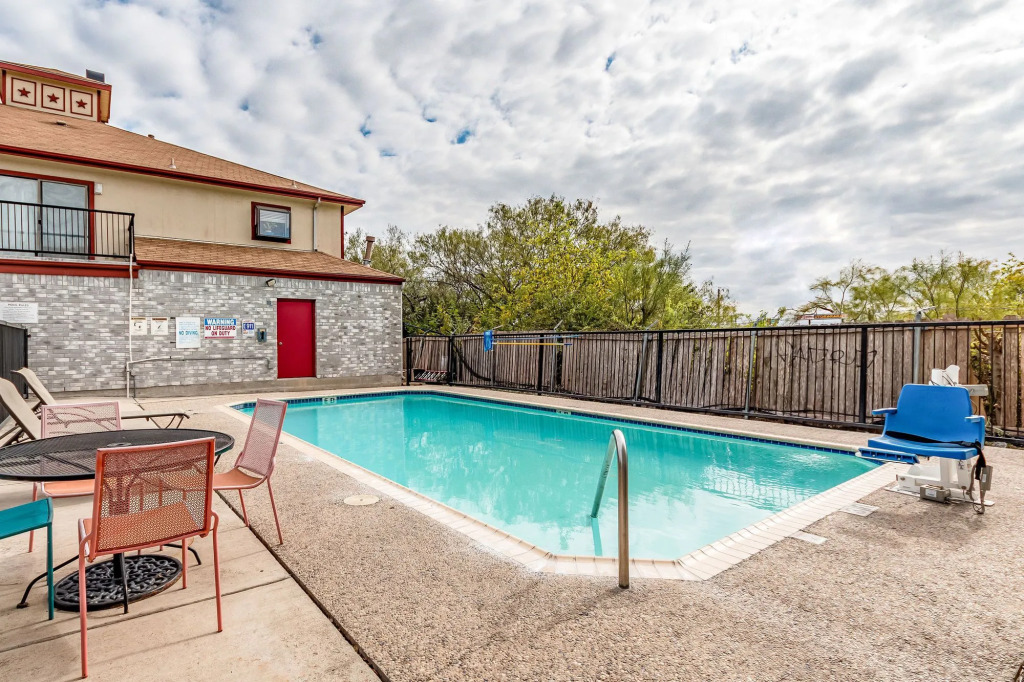 Econo Lodge Near Lackland Air Force Base-SeaWorld