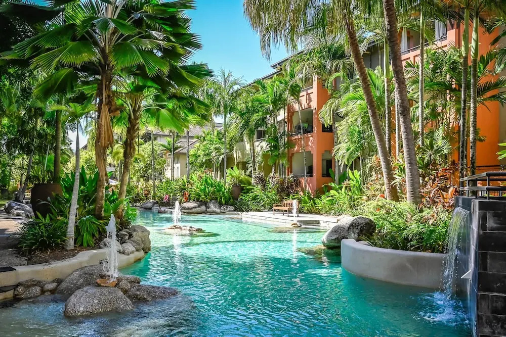 Palm View 9 Pools BBQ and Gym