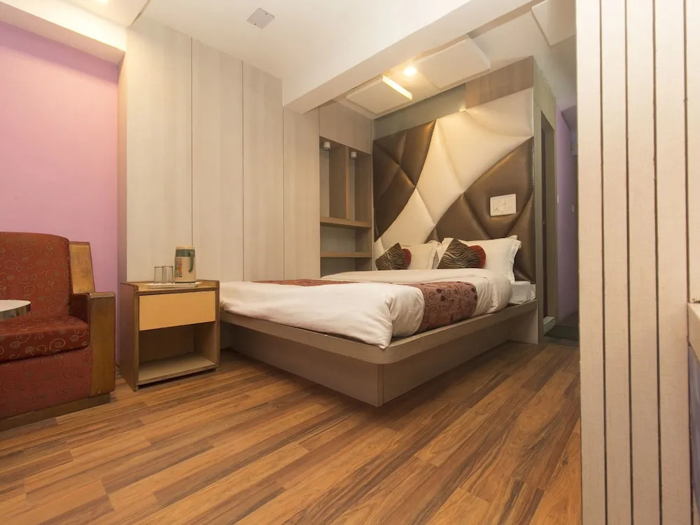 OYO 3303 Hotel Broadway Annexe