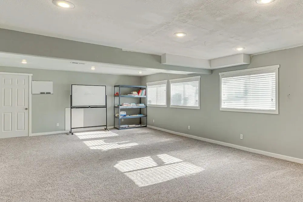 Family Home w/ Fenced Yard Between Provo & Slc!