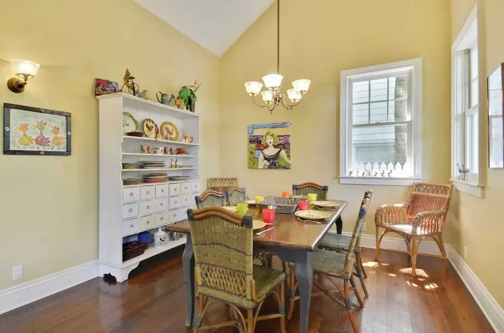 Easy Livin' by Avantstay Key West Home w/ Pool & BBQ Month Long Stays Only