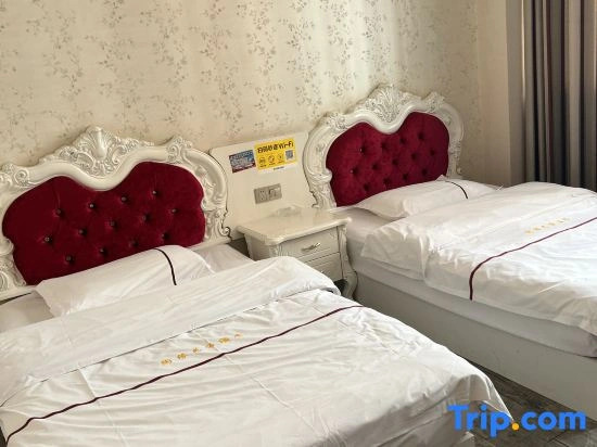 Taoyuan Huayu Hotel (Jianshui Purple Pottery Street Guangci Lake)