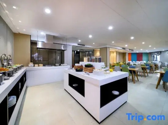 Elong R.YUN Hotel (Zhengzhou East Station Zhengdong Business Center)