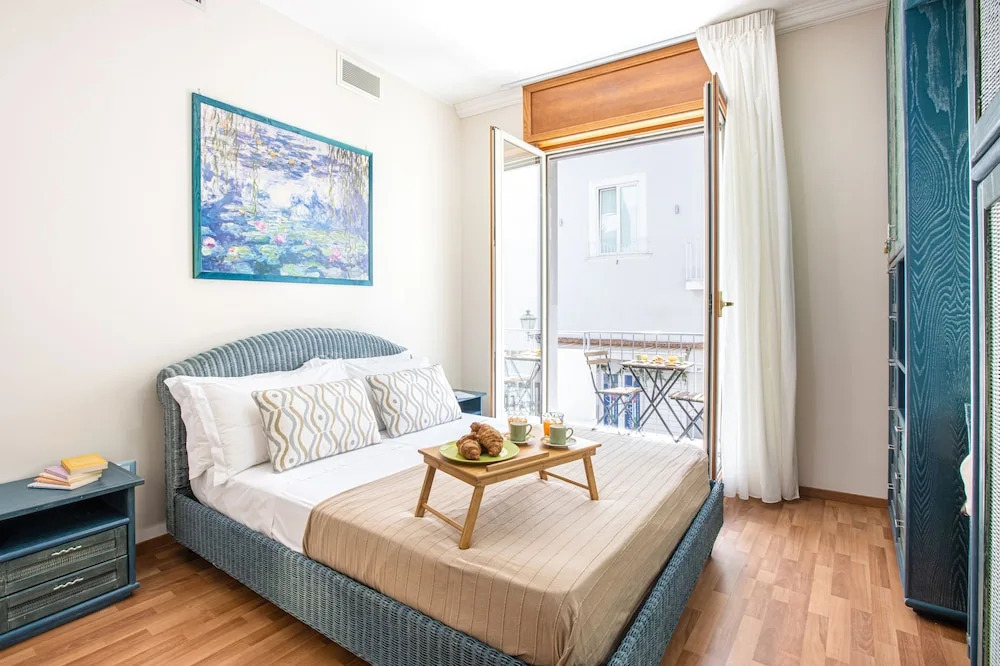 Spacious 3 bedrooms apartment in Sorrento OldTown