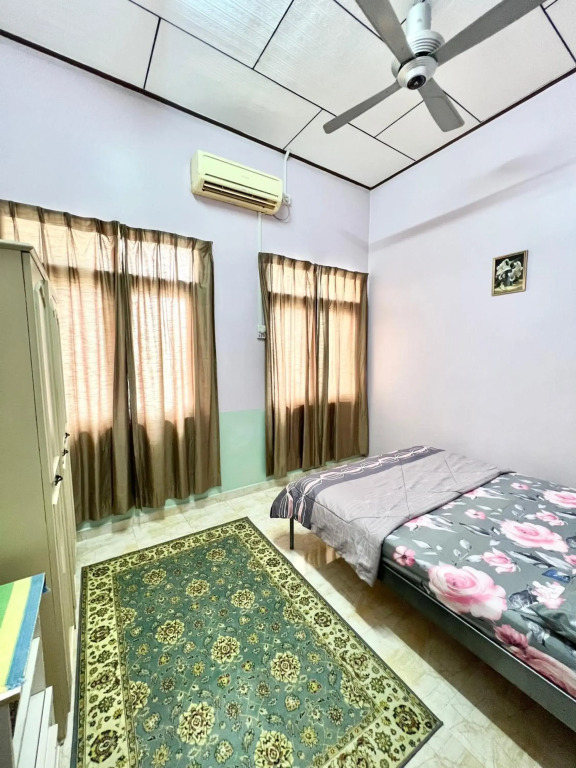 Teratai Homestay Batu Buruk