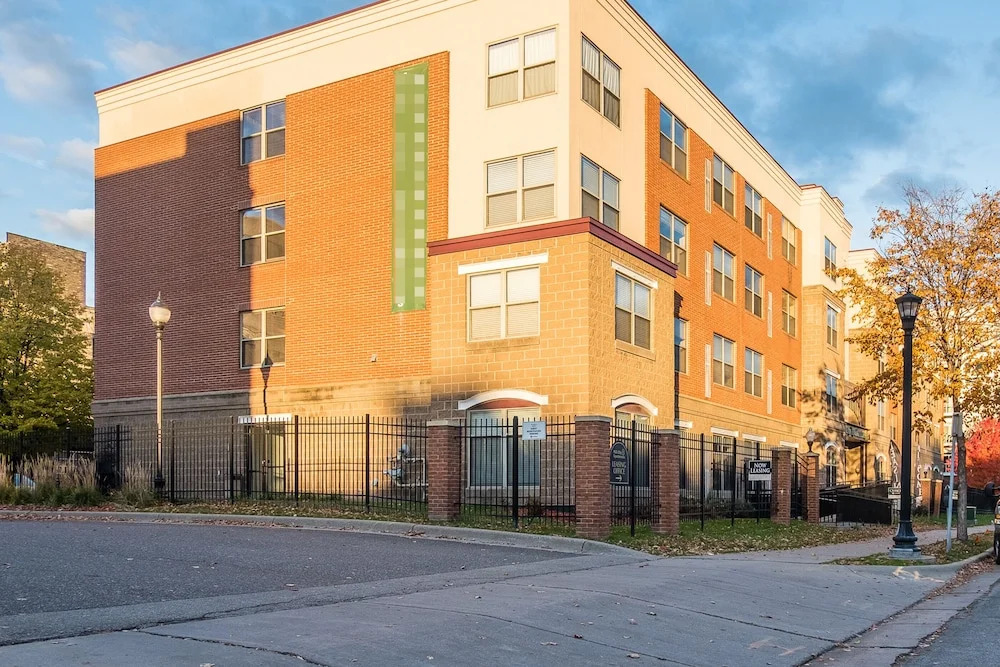 North Loop 1 BR Apt by Frontdesk