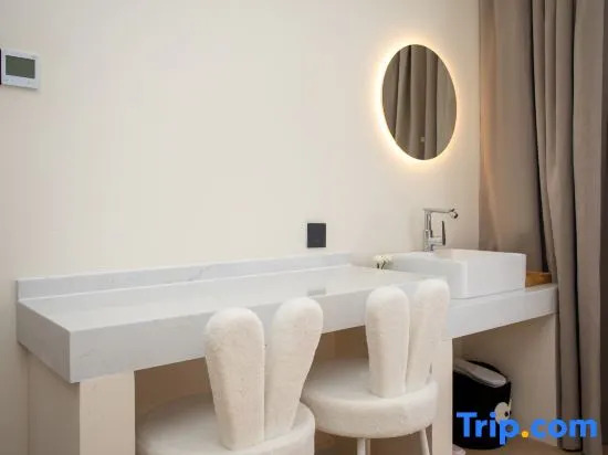 Shanghai Yinchen Yilanwan Audiovisual Hotel