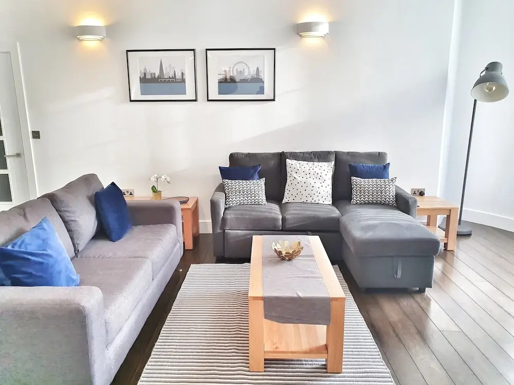 Urbane Spacious Executive Apartment