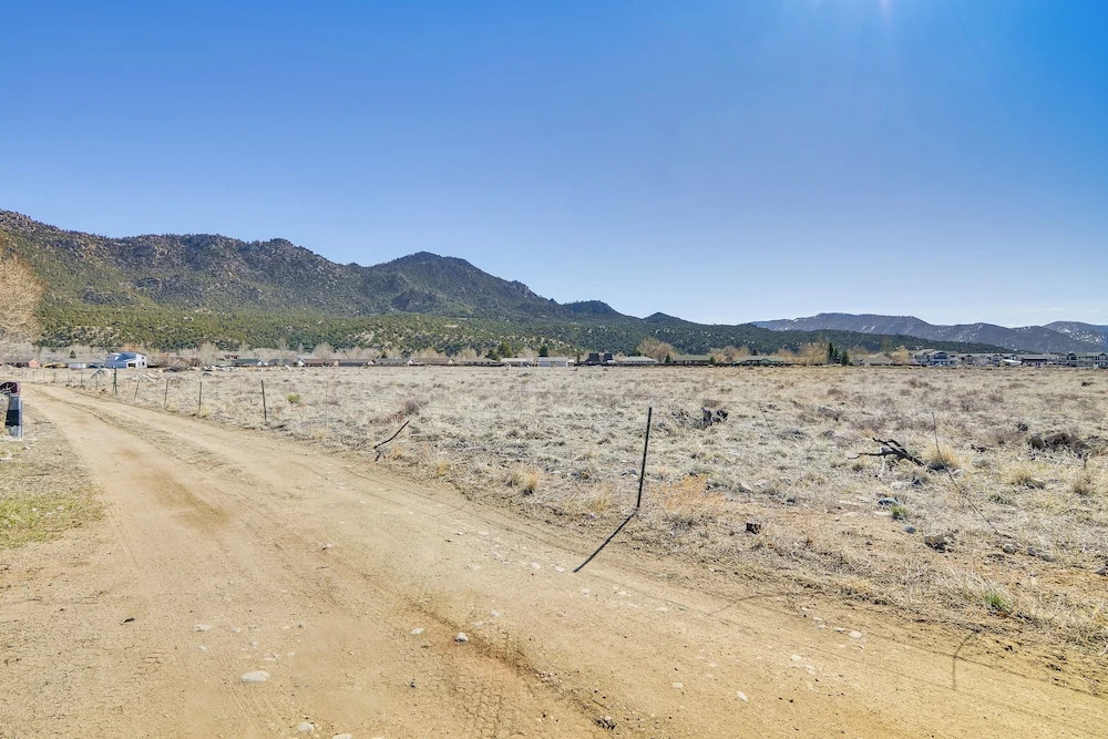 Pet-friendly Buena Vista Home w/ Yard & Hot Tub!