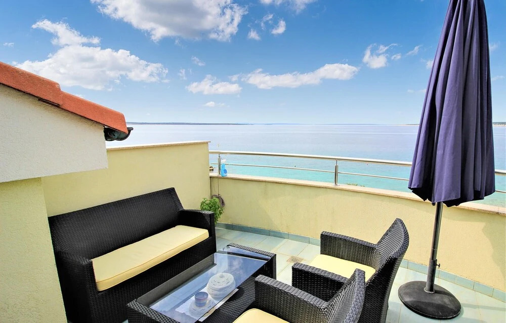 Beautiful Apartment in Mandre With 2 Bedrooms, Wifi and Indoor Swimming Pool