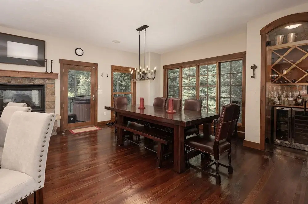 Iron Horse Manor 4 Bedroom Home