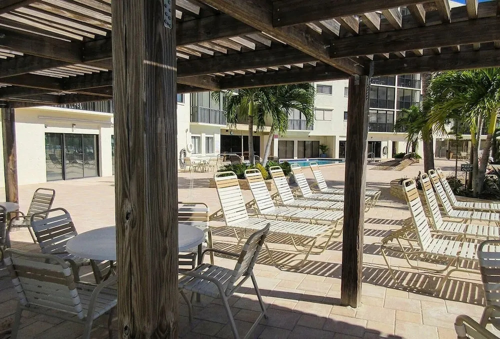 Carlos Pointe 612 2 Bedrooms 2 Bathrooms Condo