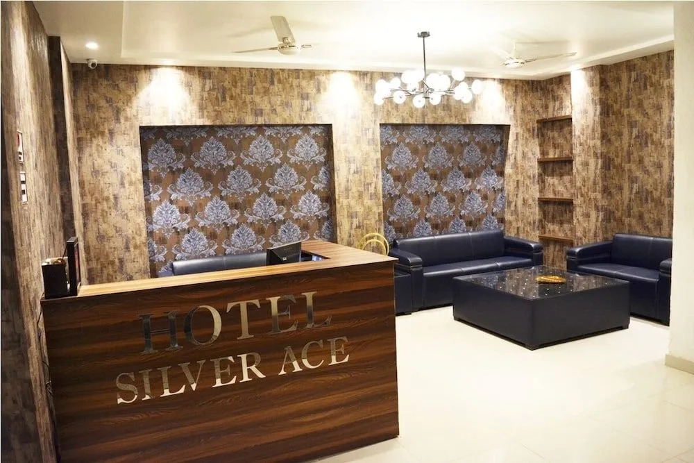Hotel Silver Ace