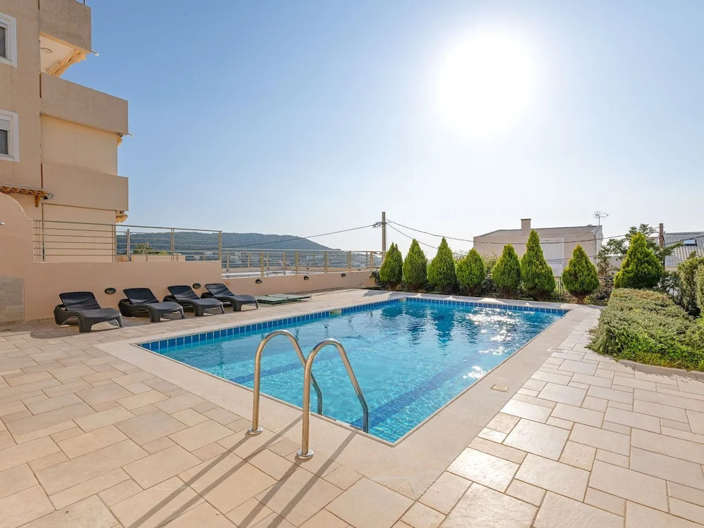 Lovely Family Holiday Home in Saronida Attikis near Beach