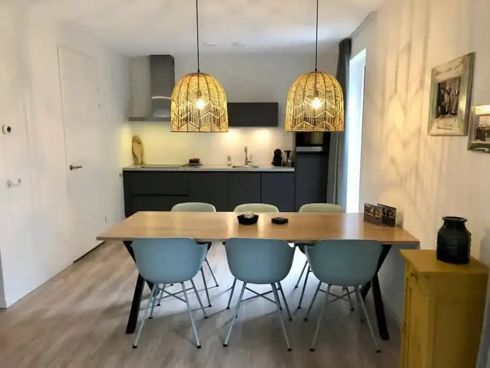 Beautiful Lodge for 5-person Near the Beach