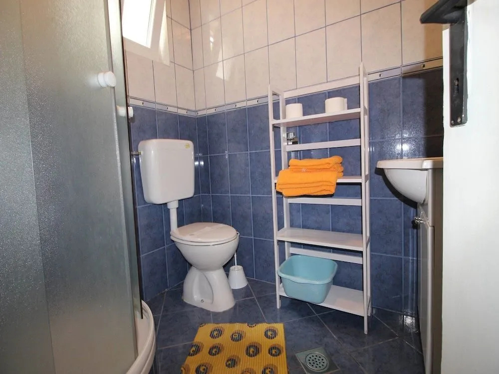 Apartments Roza 1-2