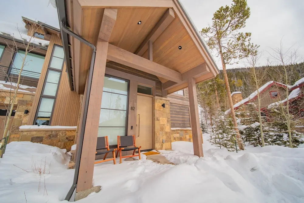Wolf Rock Home 82