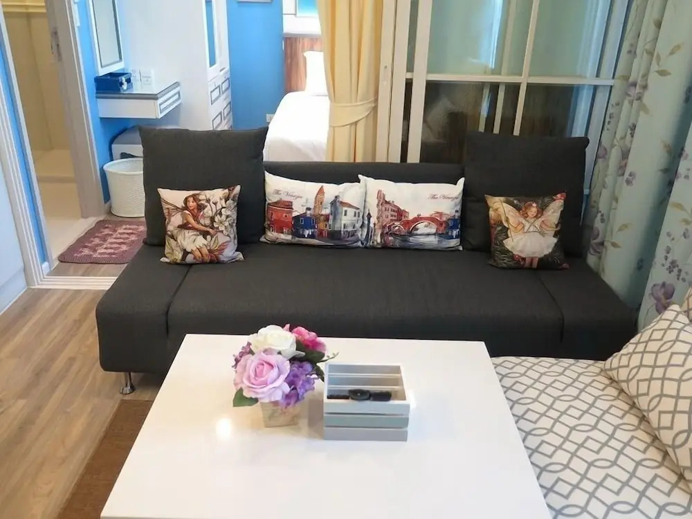 Summer Huahin Condo 2 Bedrooms Pool View Classic Room
