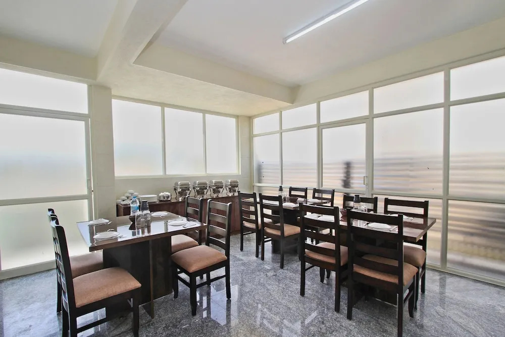 OYO 9990 Hotel The Bliss