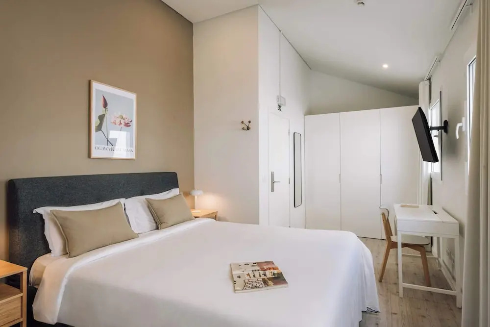 Lisbon Oriente Suites by Olala Homes