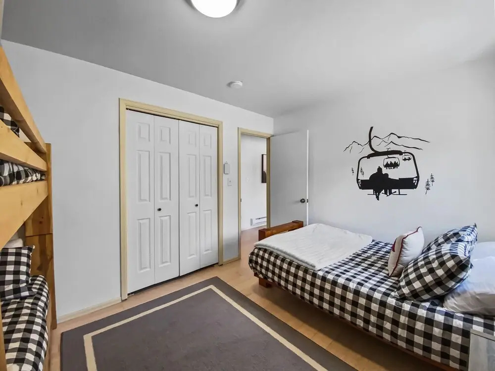 Ski Hill 40 2 Bedroom Condo by RedAwning