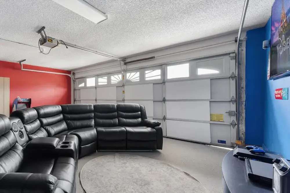 New Listing Pool and Game Room 4BR