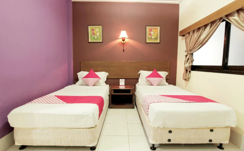 Hotel Sebelas at Jalan Palasari Mitra RedDoorz