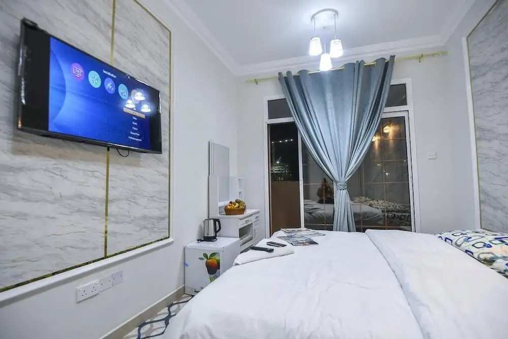 Dream White Hotel
