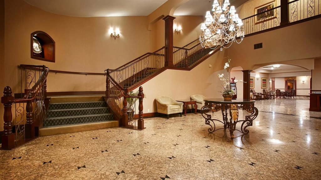 Best Western Plus Heritage Inn