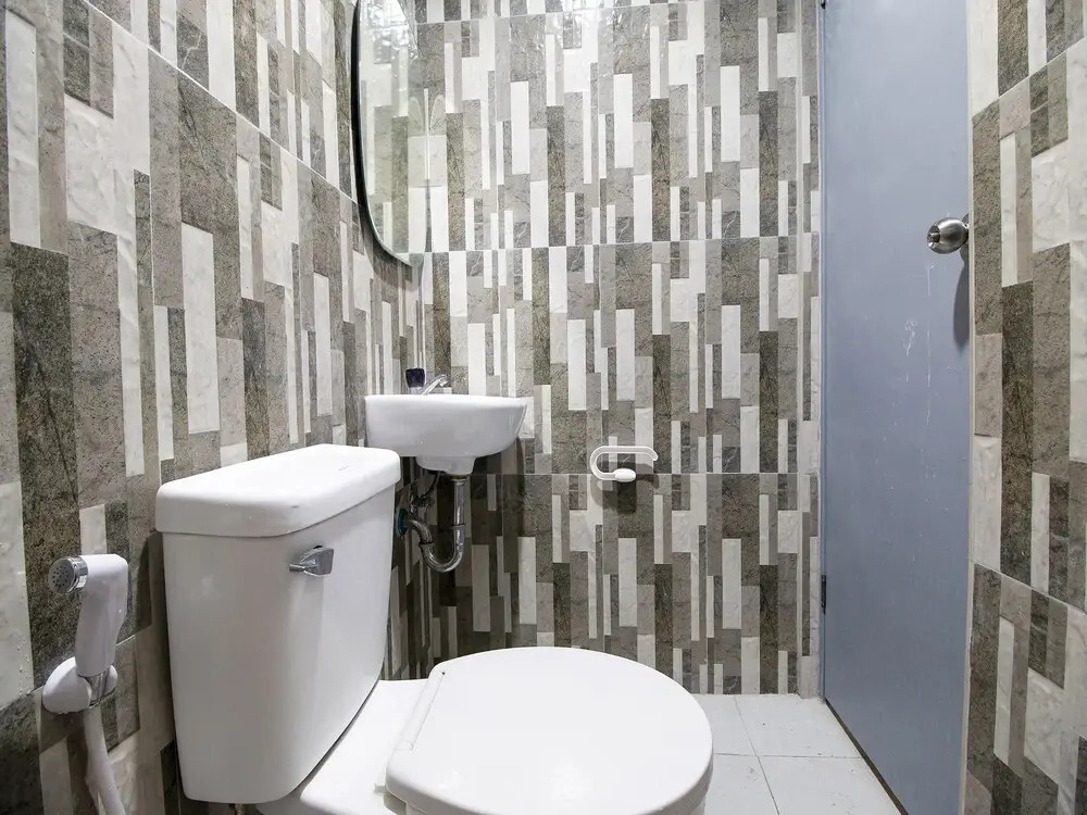 OYO 778 Fat J Apartelle
