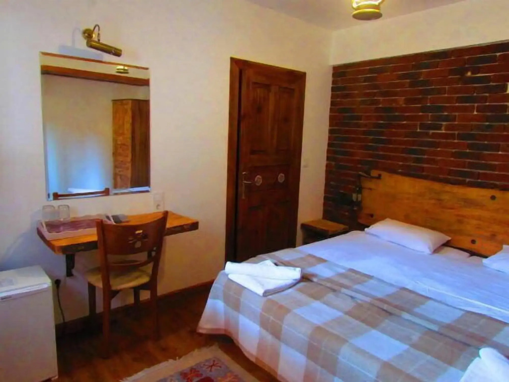 Amazon Petite Palace