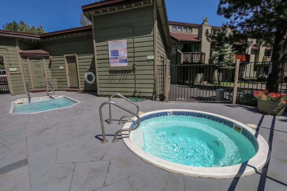 Mammoth Sierra Townhomes #18 2 Bedroom Condo by RedAwning