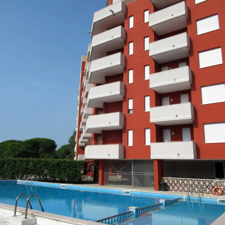 Modern Flat for 6 With Shared Pool