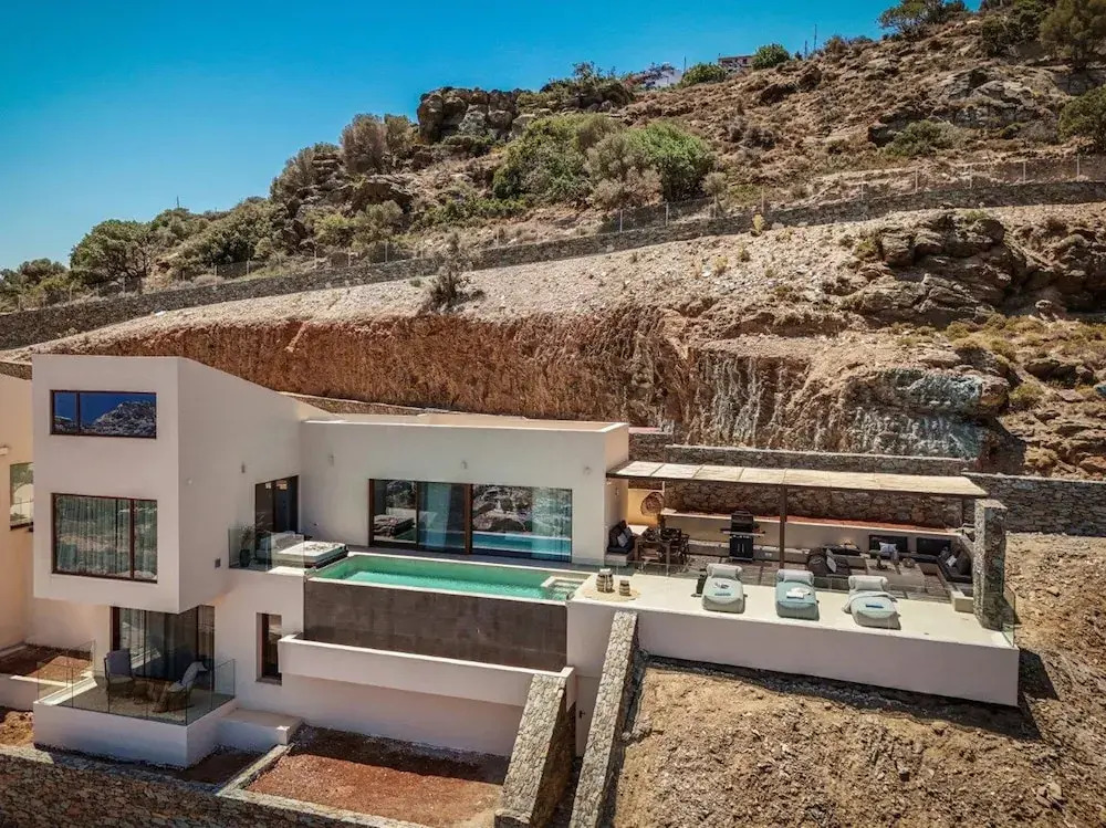 Villa Ouranos - Where the World Unfolds Before You