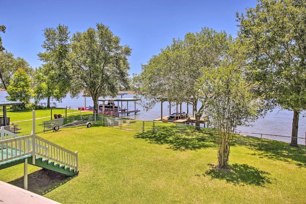 Waterfront Onalaska Retreat w/ Private Dock!