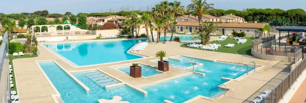 Portiragnes Group Stay With 2 Pools
