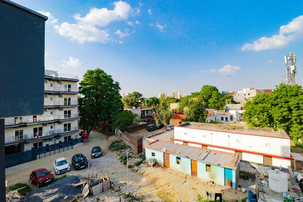 FabHotel Destiny Inn - Nr Medanta Hospital