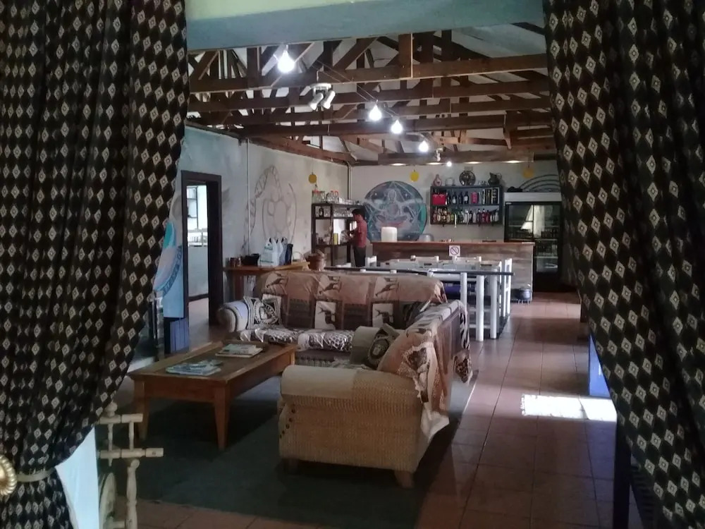 Stone Circle Lodge & Backpackers