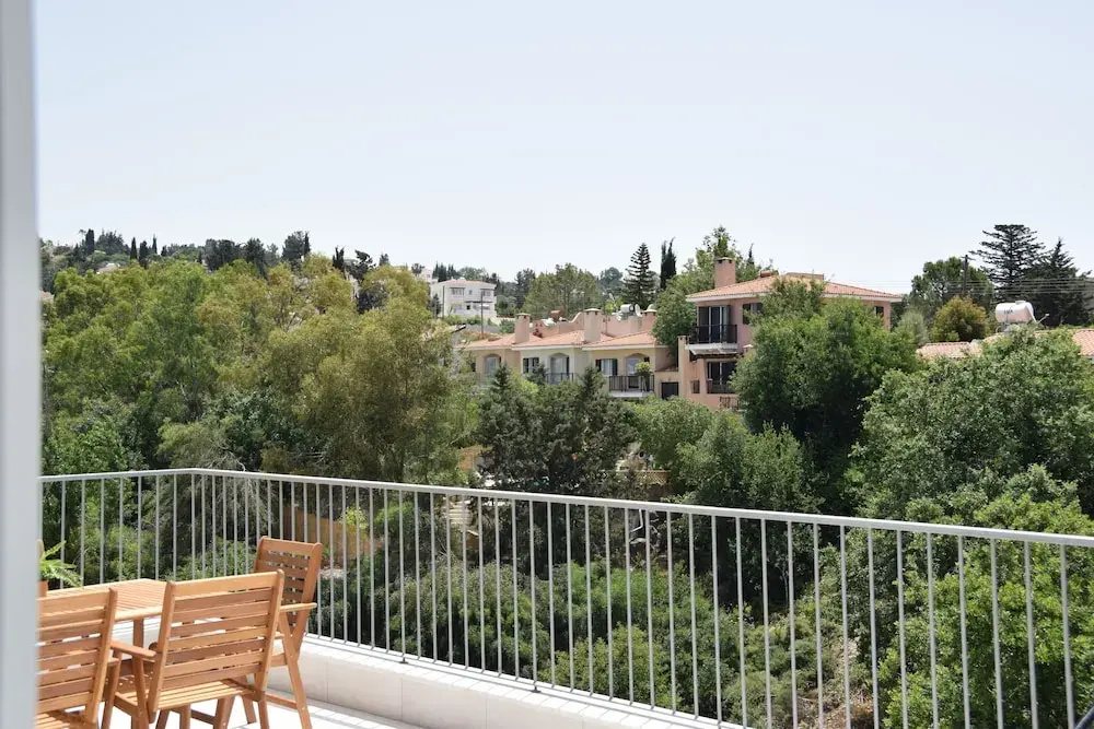 Tala Luxury apartments with pool by Raise
