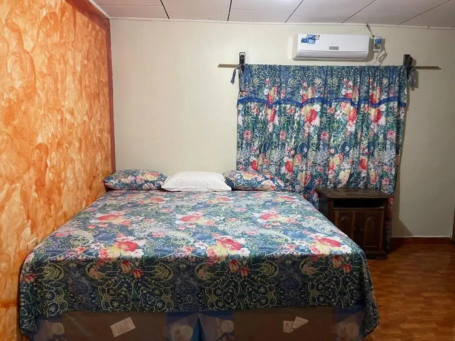 Agradable casa con 3 cuartos 2 baños cómodos..!!