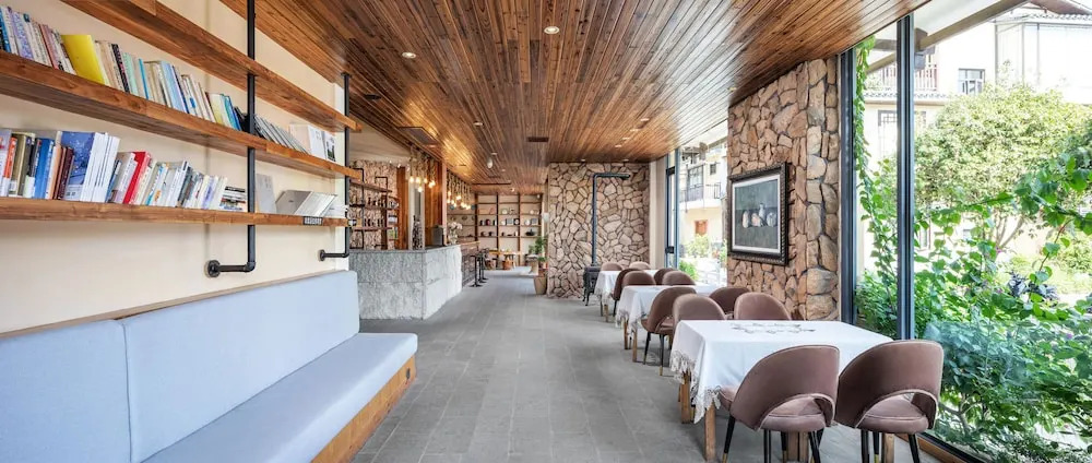 Guilin Village Creek Inn
