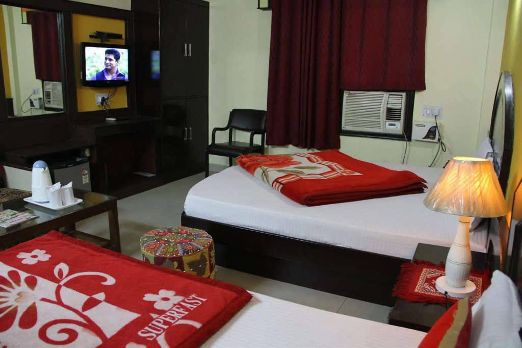 Hotel Su Shree Continental Dx 5 mins From New Delhi Railway Station & Free Car Parking