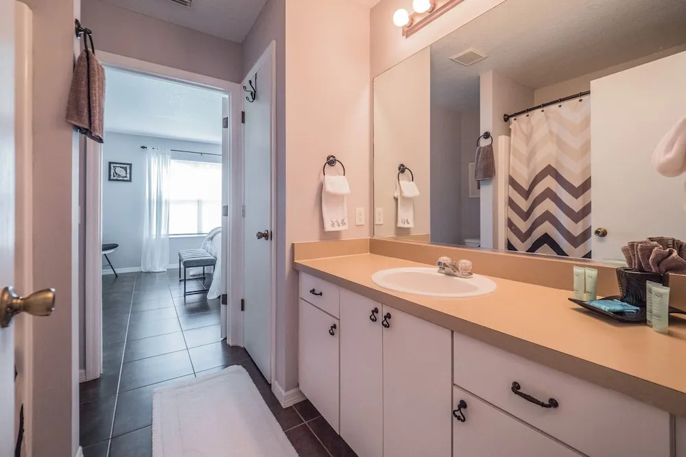 Campos Drive 1736 by White Pelican VR