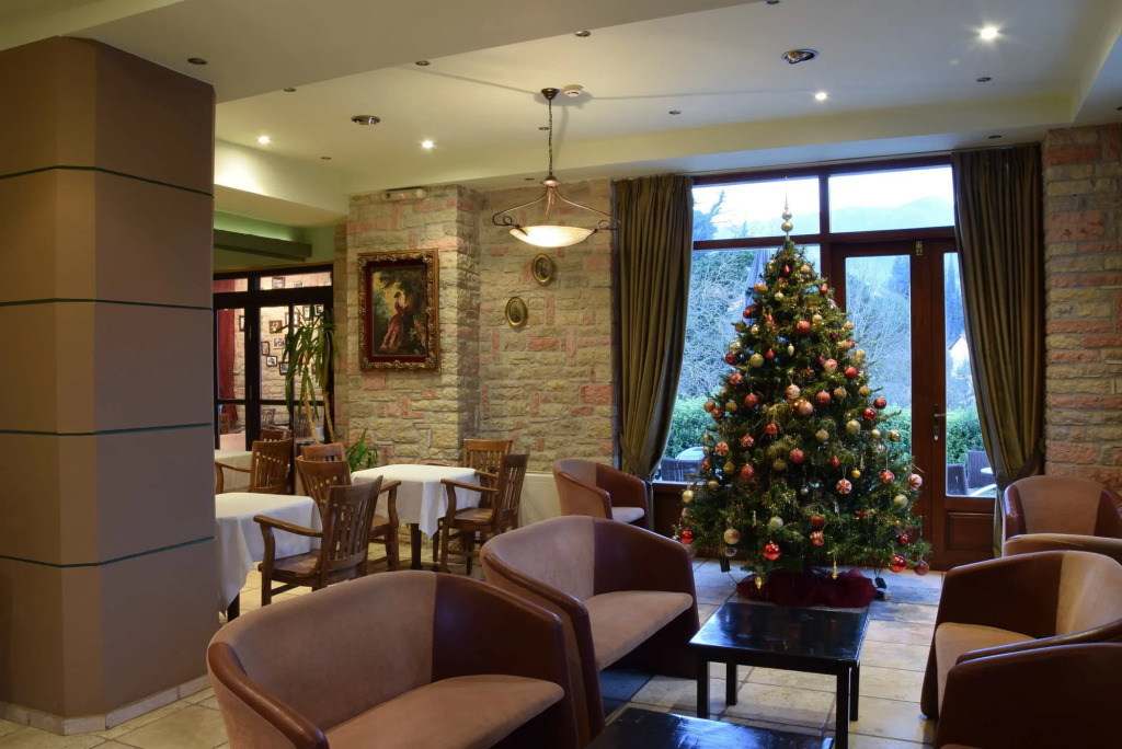 Mont Helmos Hotel