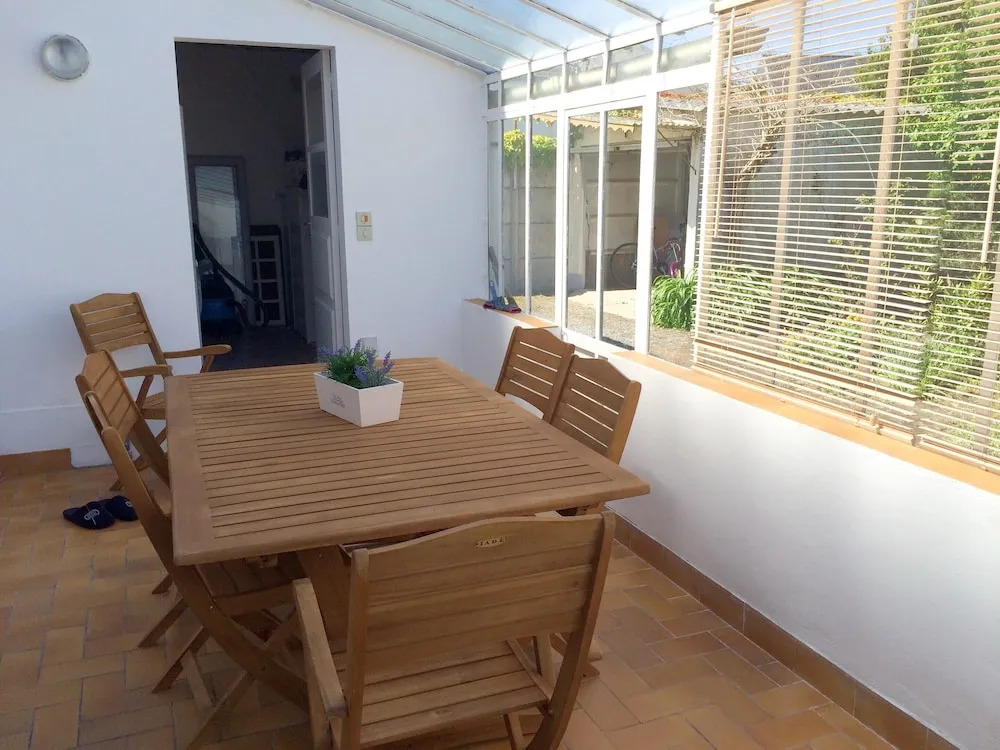 House With 3 Bedrooms in Le Pouliguen, With Enclosed Garden and Wifi -
